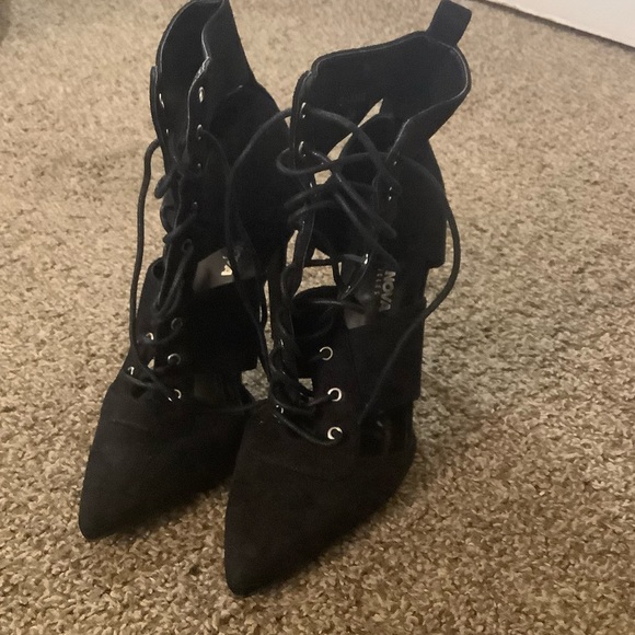 Black heels 🖤 - Picture 3 of 3